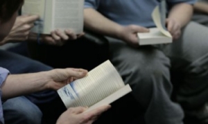 men-reading-the-bible